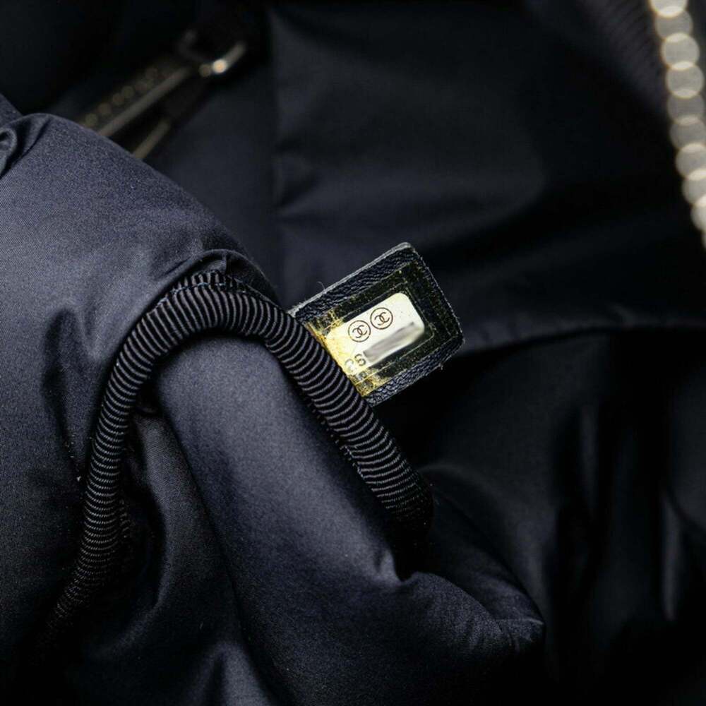CHANEL Pink Shoulder Bag - Picture 6 of 7